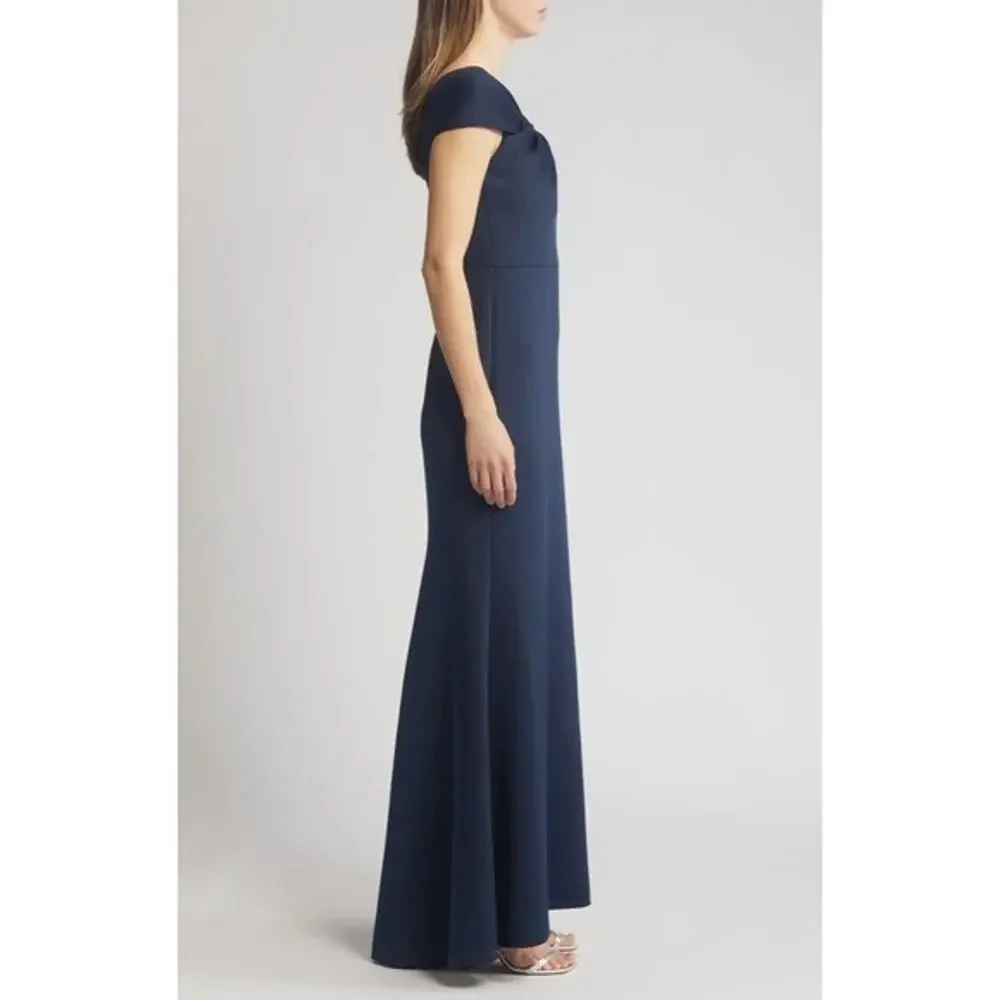 Eliza JWrap Neckline Scuba Crepe Gown Navy Size 2‎ NWT